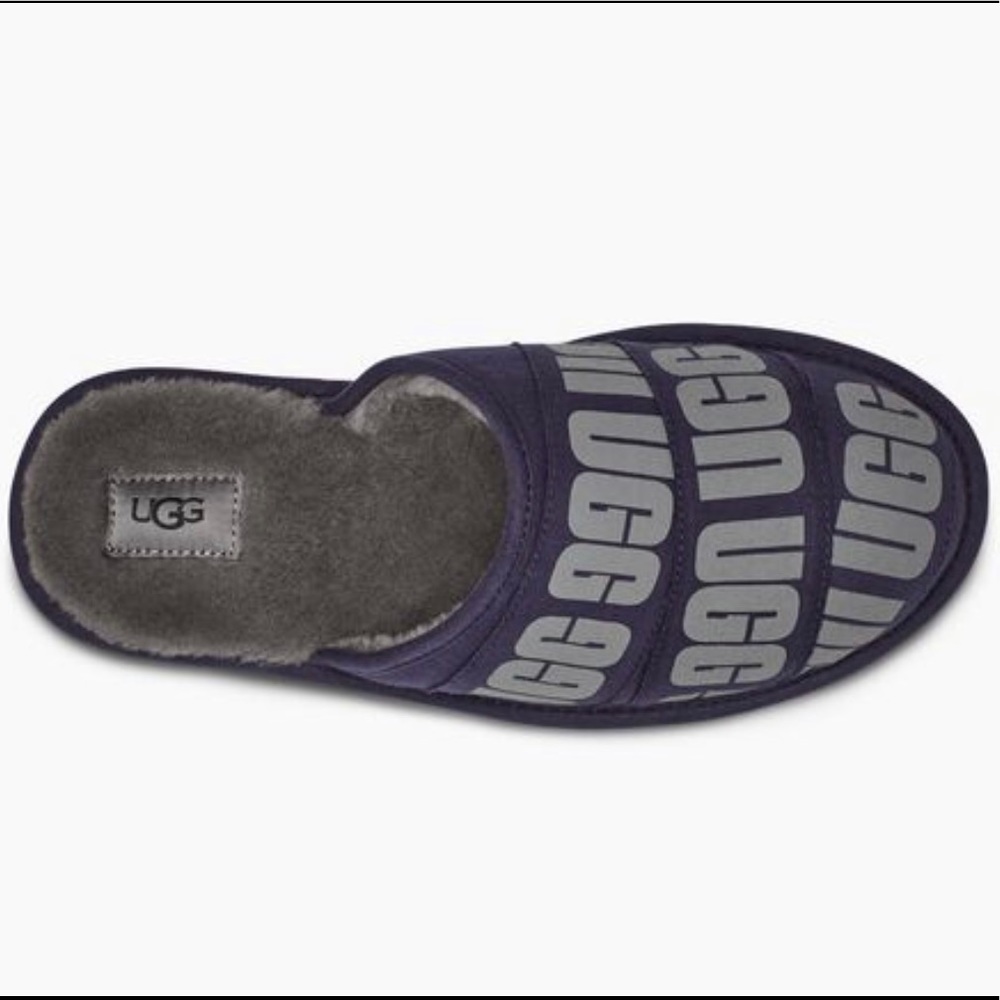 UGG Men's SCUFF GRAPHIC BAND SLIPPERS Color: DARK SAPPHIRE - Picture 5 of 6